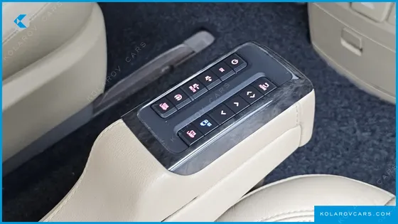 KIA CARNIVAL 9-SEATER HI-LIMOUSINE