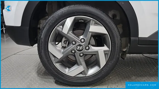 HYUNDAI VENUE 1.6 MODERN