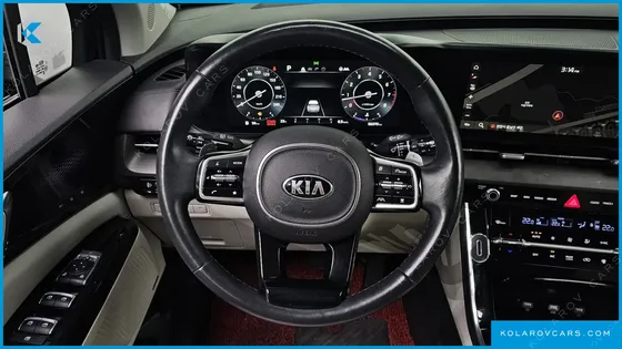 KIA CARNIVAL GASOLINE 7-SEATER SIGNATURE