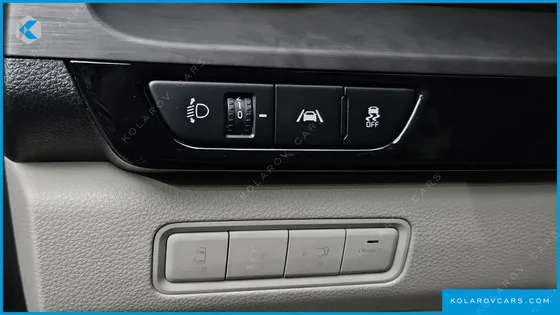 KIA CARNIVAL GASOLINE 7-SEATER SIGNATURE