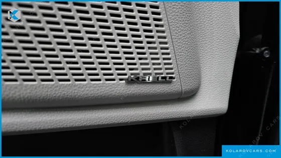 KIA CARNIVAL GASOLINE 7-SEATER SIGNATURE