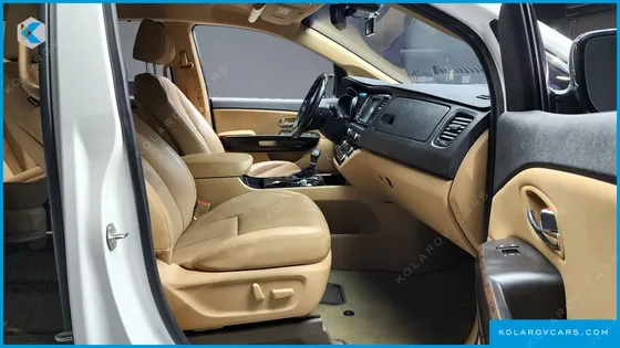 KIA CARNIVAL 7-SEATER LIMOUSINE