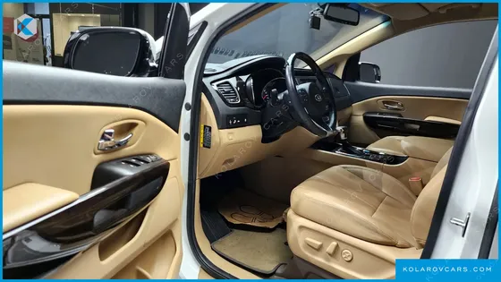 KIA CARNIVAL 7-SEATER LIMOUSINE