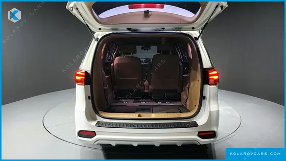 KIA CARNIVAL 7-SEATER LIMOUSINE
