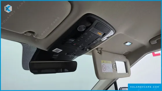 KIA CARNIVAL GASOLINE 9-SEATER HI-LIMOUSINE