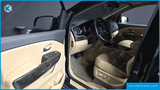 KIA CARNIVAL 9-SEATER HI-LIMOUSINE