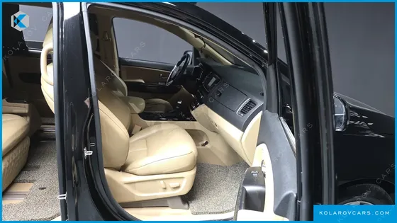 KIA CARNIVAL 9-SEATER HI-LIMOUSINE