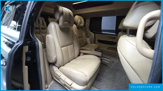 KIA CARNIVAL 9-SEATER HI-LIMOUSINE