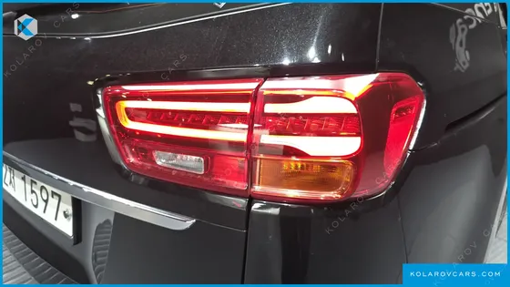 KIA CARNIVAL 9-SEATER HI-LIMOUSINE