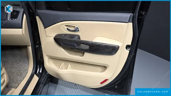 KIA CARNIVAL 9-SEATER HI-LIMOUSINE