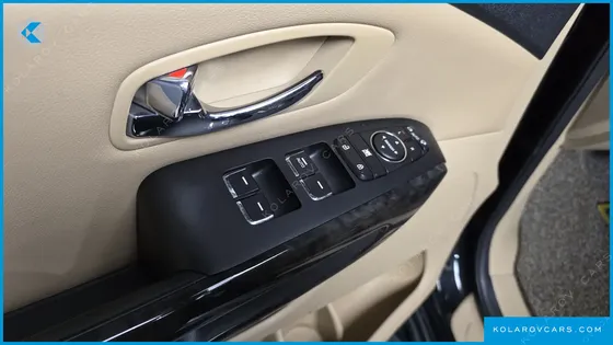 KIA CARNIVAL 9-SEATER HI-LIMOUSINE