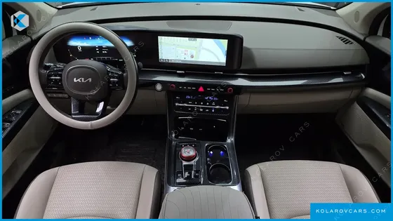 KIA CARNIVAL GASOLINE 7-SEATER HI-LIMOUSINE