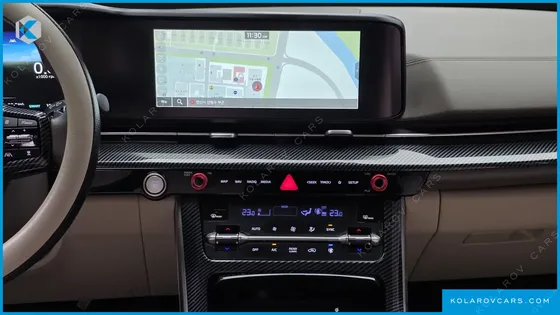 KIA CARNIVAL GASOLINE 7-SEATER HI-LIMOUSINE