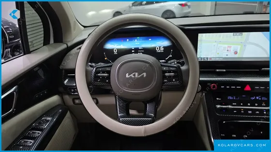 KIA CARNIVAL GASOLINE 7-SEATER HI-LIMOUSINE