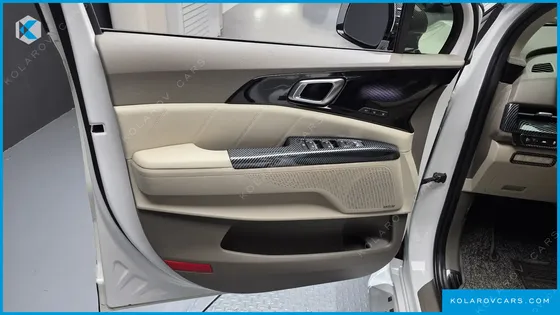 KIA CARNIVAL GASOLINE 7-SEATER HI-LIMOUSINE