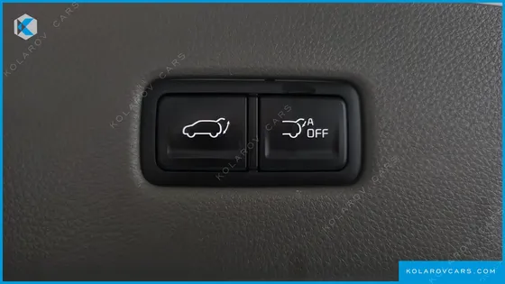 KIA CARNIVAL GASOLINE 7-SEATER HI-LIMOUSINE