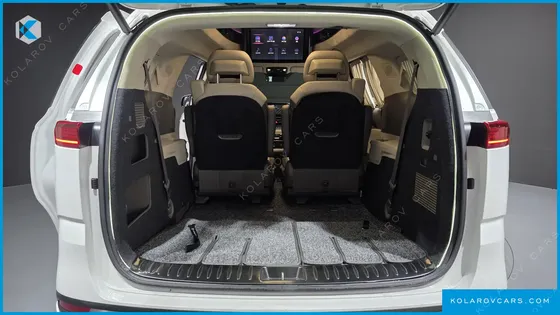KIA CARNIVAL GASOLINE 7-SEATER HI-LIMOUSINE
