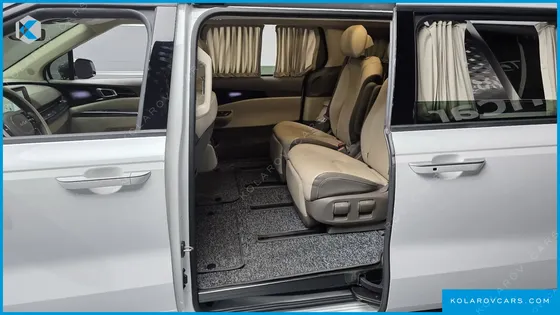 KIA CARNIVAL GASOLINE 7-SEATER HI-LIMOUSINE