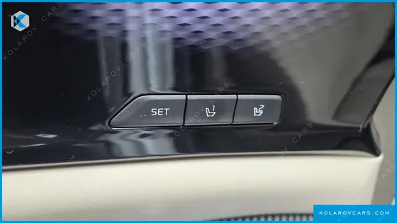KIA CARNIVAL GASOLINE 7-SEATER HI-LIMOUSINE