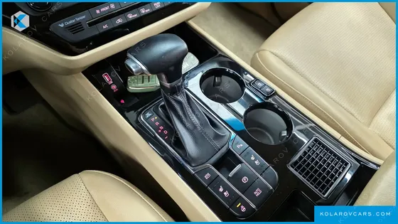 KIA CARNIVAL 9-SEATER HI-LIMOUSINE