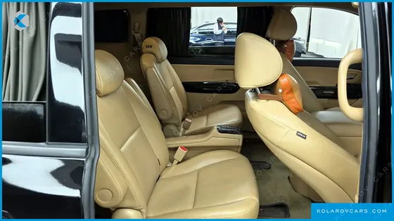 KIA CARNIVAL 9-SEATER HI-LIMOUSINE