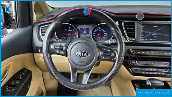 KIA CARNIVAL 9-SEATER HI-LIMOUSINE