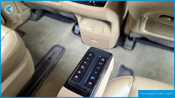 KIA CARNIVAL 9-SEATER HI-LIMOUSINE