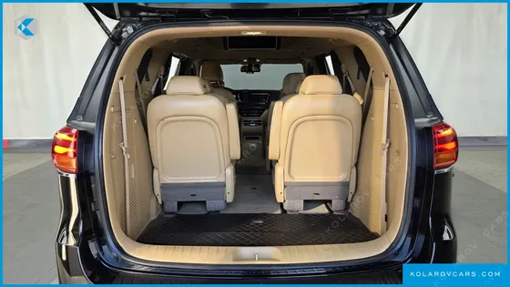 KIA CARNIVAL 9-SEATER HI-LIMOUSINE