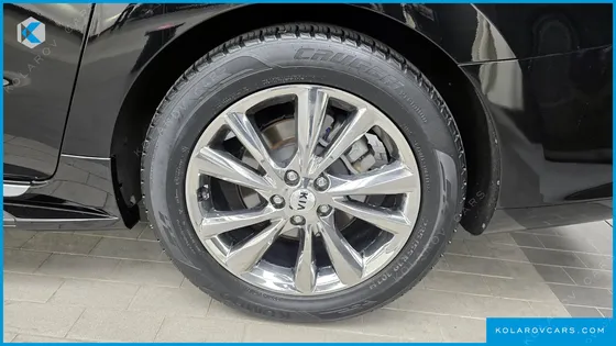 KIA CARNIVAL 9-SEATER HI-LIMOUSINE