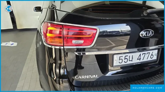 KIA CARNIVAL 9-SEATER HI-LIMOUSINE