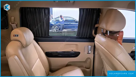 KIA CARNIVAL 9-SEATER HI-LIMOUSINE