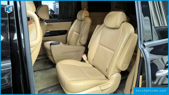 KIA CARNIVAL 9-SEATER HI-LIMOUSINE
