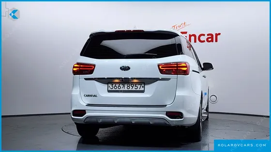 KIA CARNIVAL 9-SEATER NOBLESSE SPECIAL