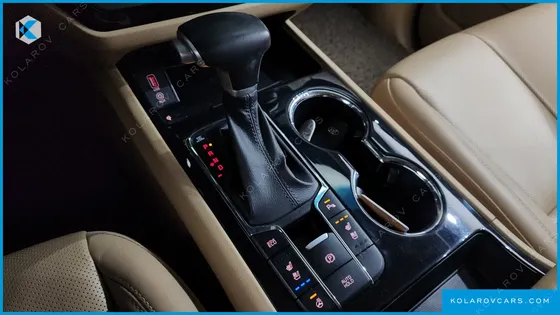 KIA CARNIVAL 9-SEATER NOBLESSE SPECIAL