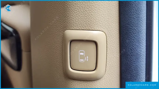 KIA CARNIVAL 9-SEATER NOBLESSE SPECIAL