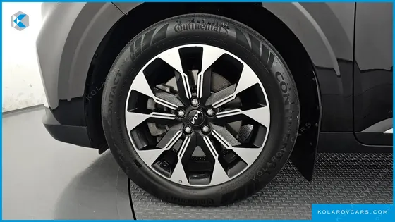 KIA CARNIVAL DIESEL 9-SEATER SIGNATURE
