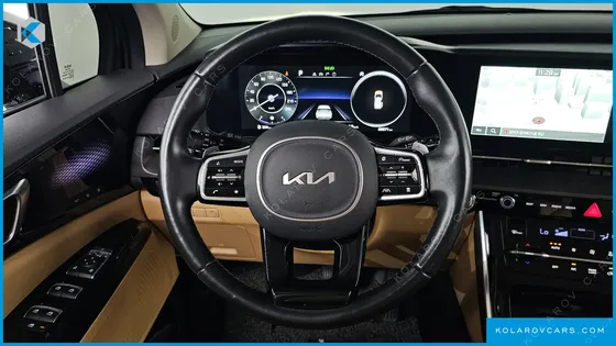 KIA CARNIVAL DIESEL 9-SEATER SIGNATURE