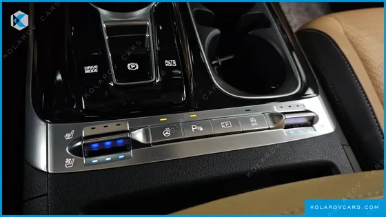 KIA CARNIVAL DIESEL 9-SEATER SIGNATURE