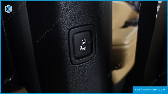 KIA CARNIVAL DIESEL 9-SEATER SIGNATURE