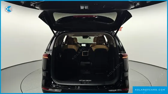 KIA CARNIVAL DIESEL 9-SEATER SIGNATURE