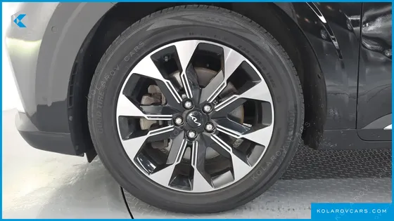 KIA CARNIVAL GASOLINE 7-SEATER NOBLESSE