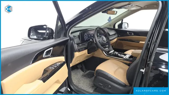 KIA CARNIVAL GASOLINE 7-SEATER NOBLESSE