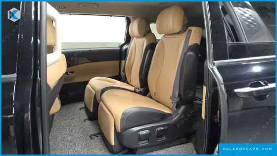 KIA CARNIVAL GASOLINE 7-SEATER NOBLESSE