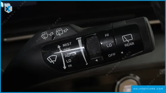KIA CARNIVAL GASOLINE 7-SEATER NOBLESSE