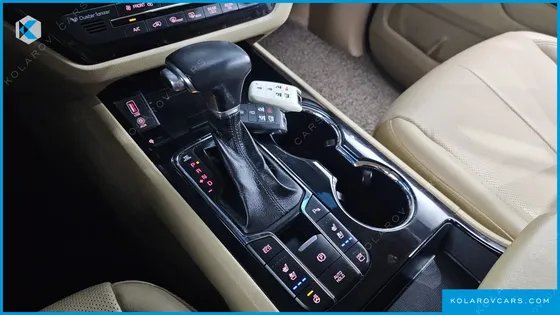 KIA CARNIVAL 9-SEATER NOBLESSE SPECIAL