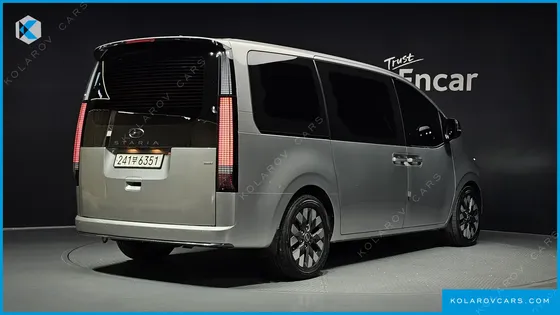 HYUNDAI STARIA 4WD LOUNGE 9-SEATER