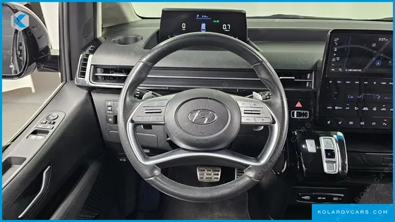 HYUNDAI STARIA 4WD LOUNGE 9-SEATER