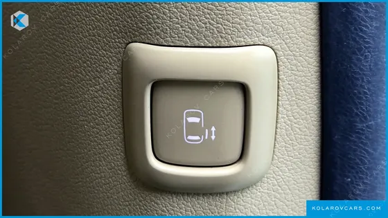 KIA CARNIVAL 9-SEATER NOBLESSE SPECIAL