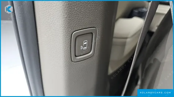 KIA CARNIVAL DIESEL 9-SEATER PRESTIGE