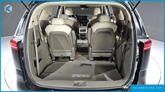 KIA CARNIVAL DIESEL 9-SEATER PRESTIGE